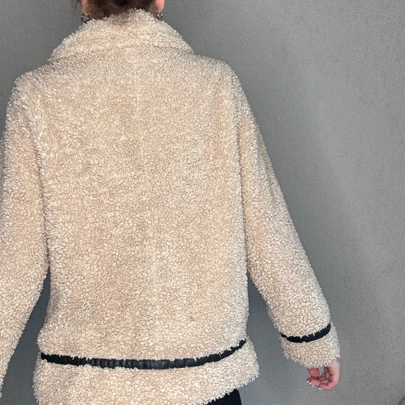 Steve Madden Tan Teddy Jacket with Black Accents - Picture 3 of 5